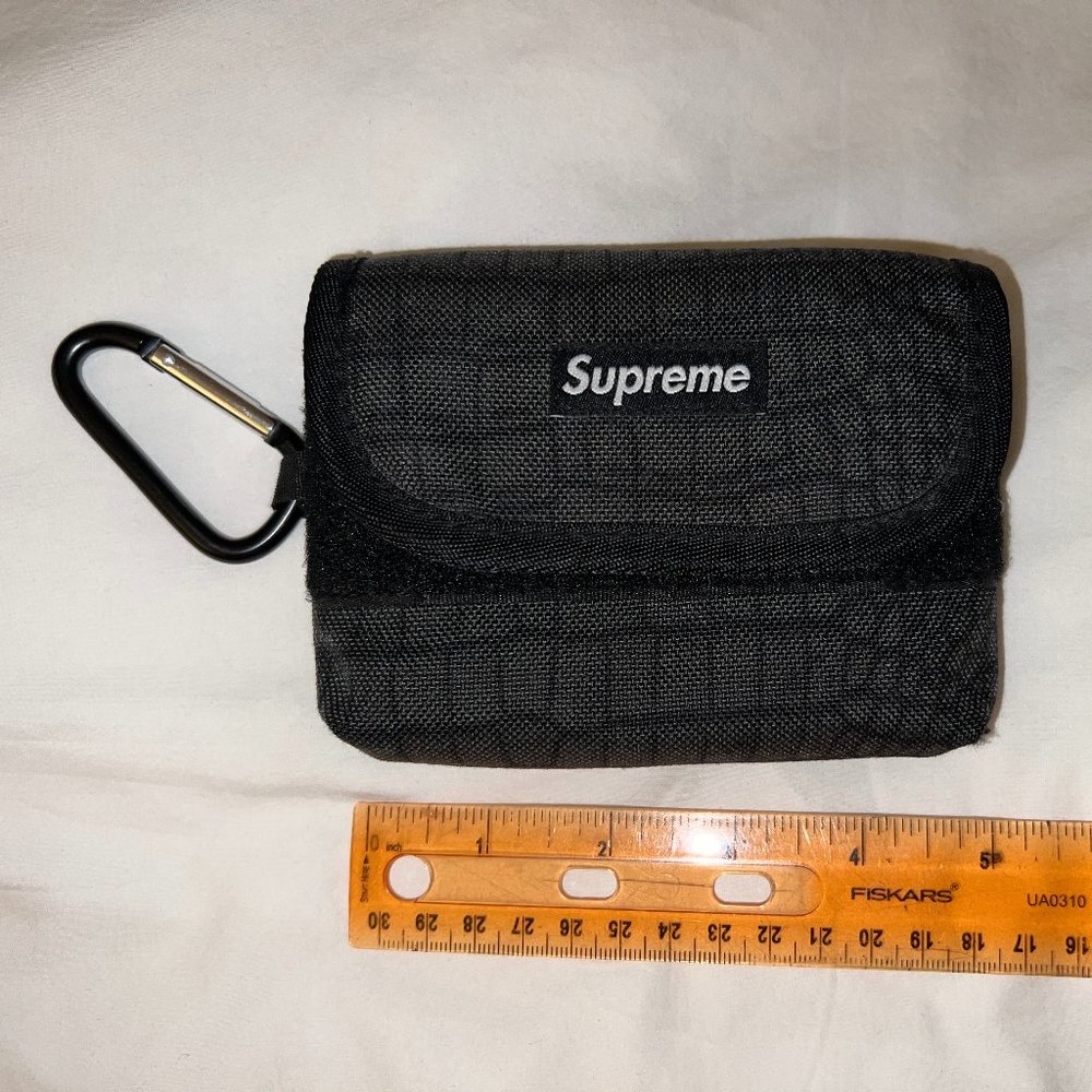 SUPREME Pouch